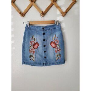 Guess‎ XS embroidered denim miniskirt stretch button front y2k 90s tattoo